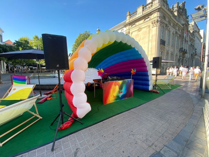 Regenboog Stage