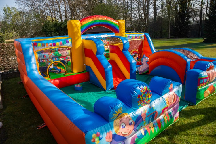 Kids Multiplay Funpark huren | Grote speelzone met glijbaan en foamplay