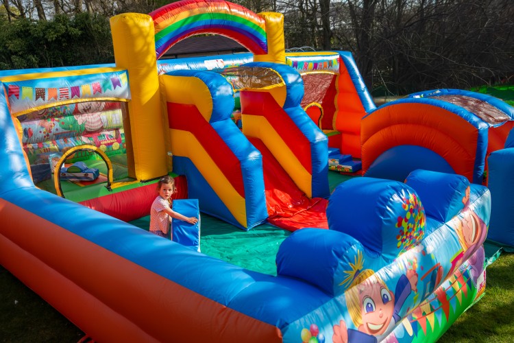 Kids Multiplay Funpark huren | Grote speelzone met glijbaan en foamplay
